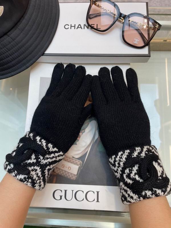 Chanel gloves 083080